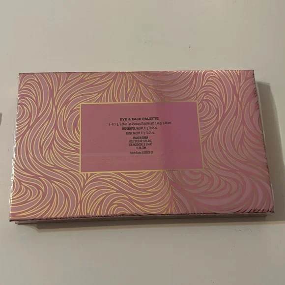 NEW Ulta Beauty Collection eyeshadow palette and eye primer - Picture 4 of 6